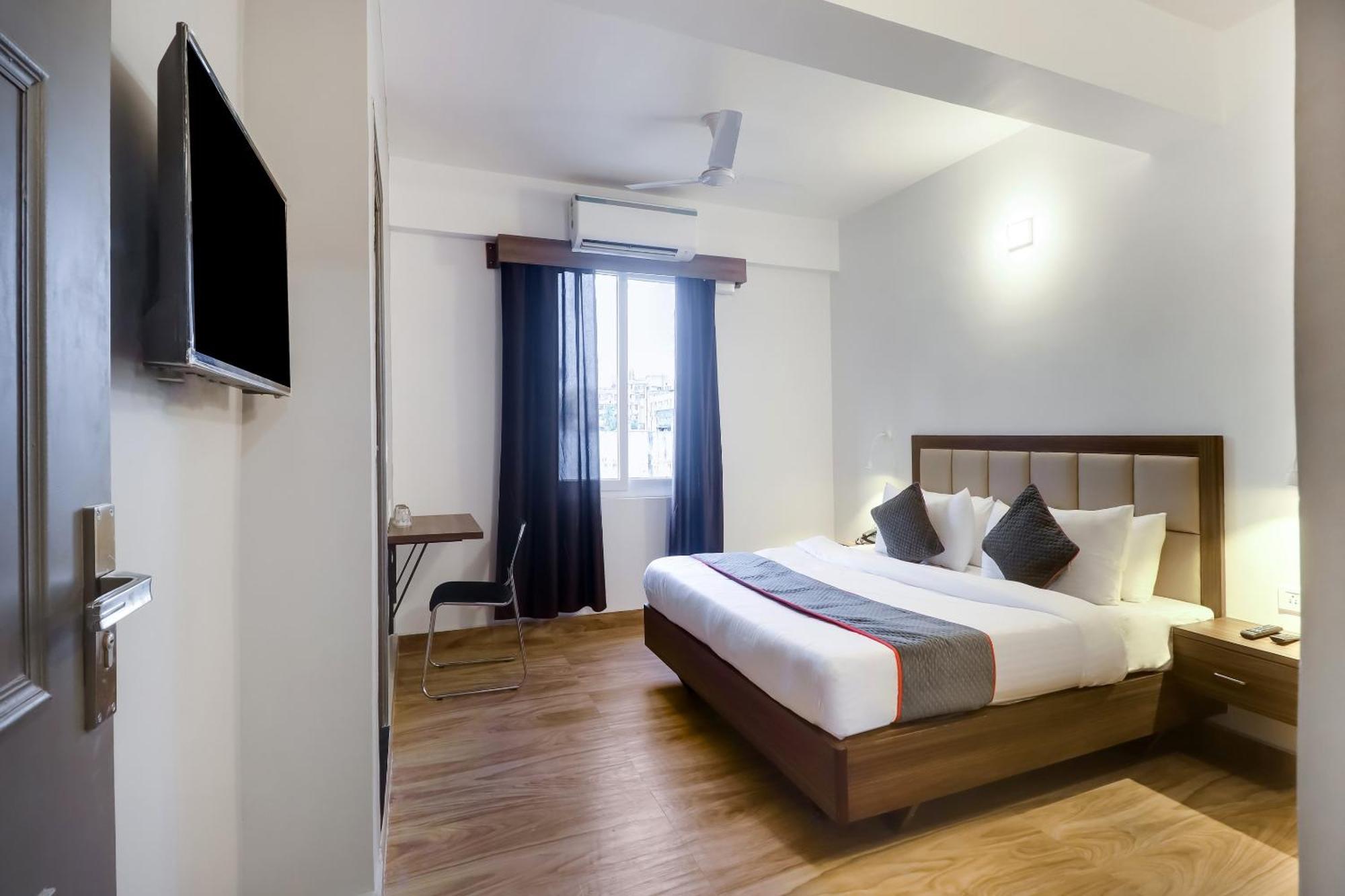 Townhouse Townhouse Clark Inn Патна Екстериор снимка