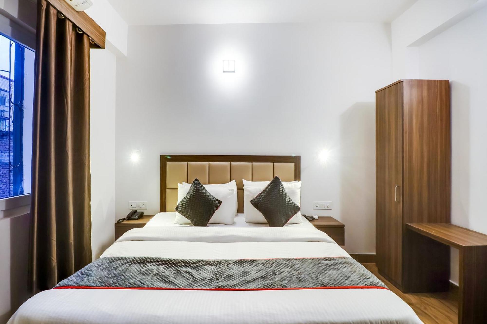 Townhouse Townhouse Clark Inn Патна Екстериор снимка