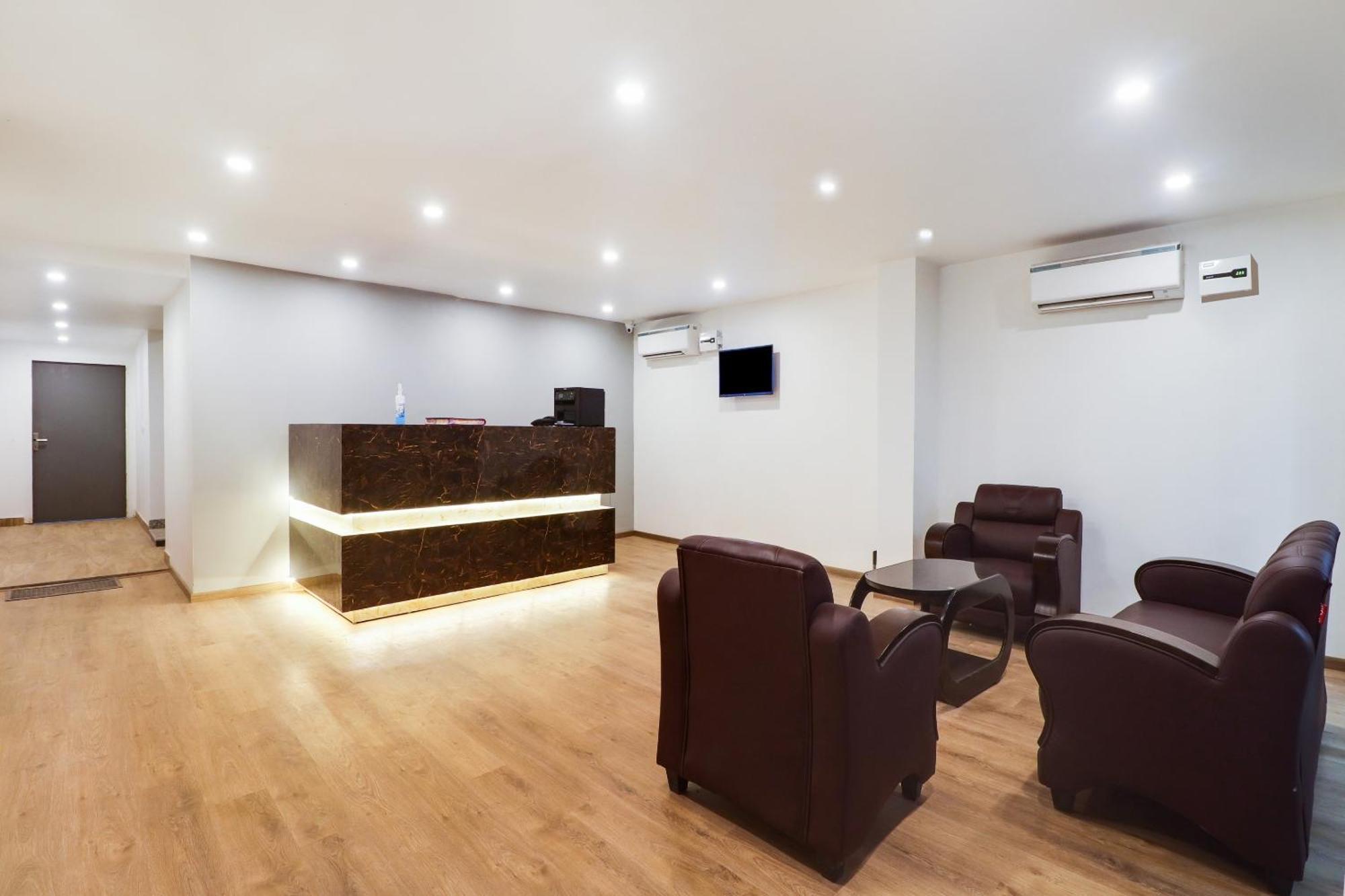 Townhouse Townhouse Clark Inn Патна Екстериор снимка