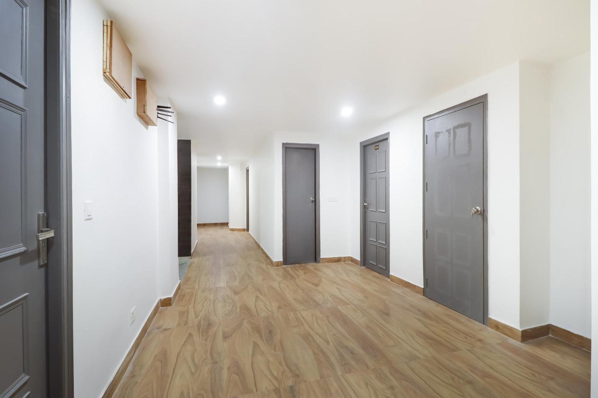 Townhouse Townhouse Clark Inn Патна Екстериор снимка