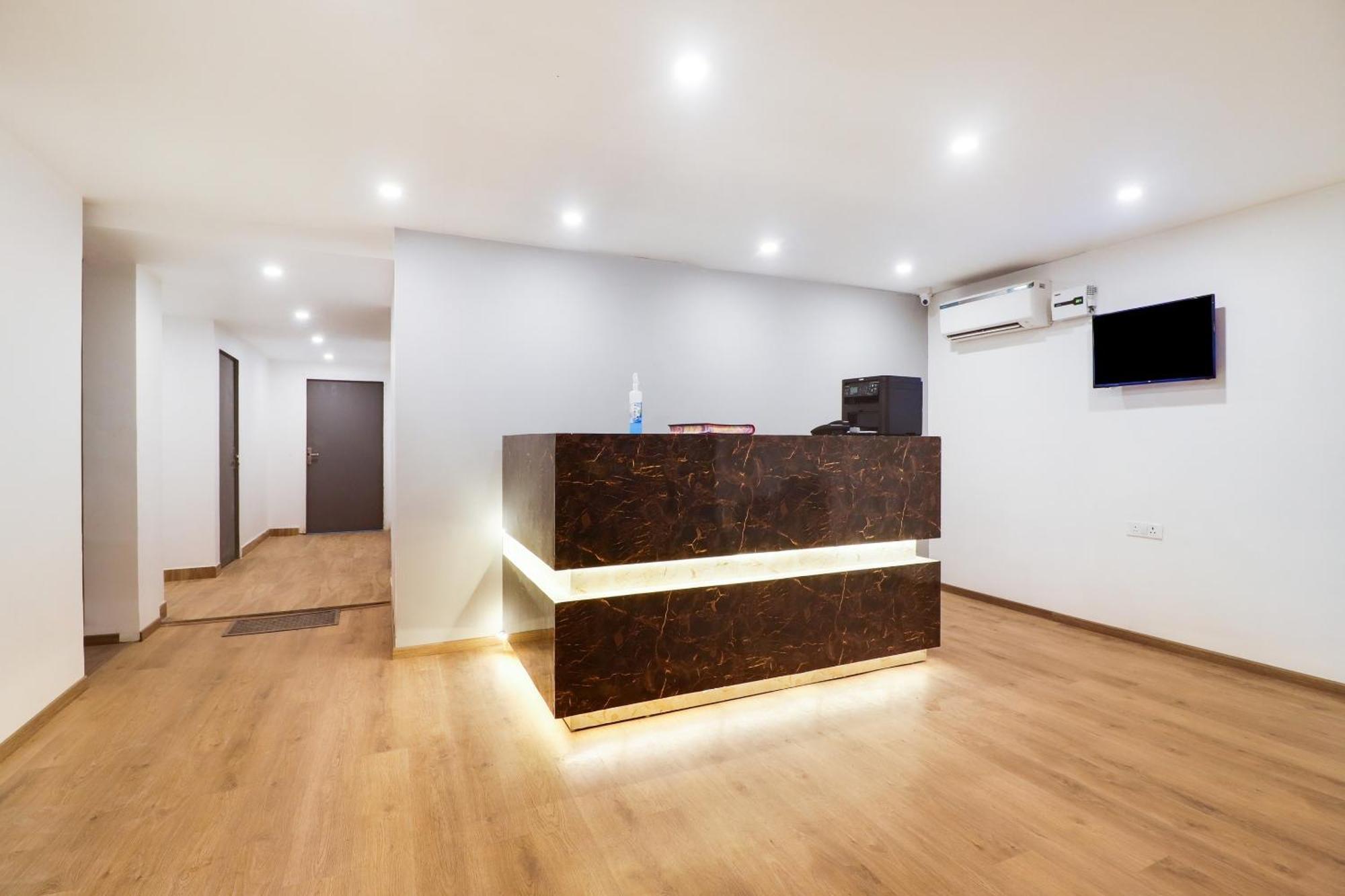 Townhouse Townhouse Clark Inn Патна Екстериор снимка
