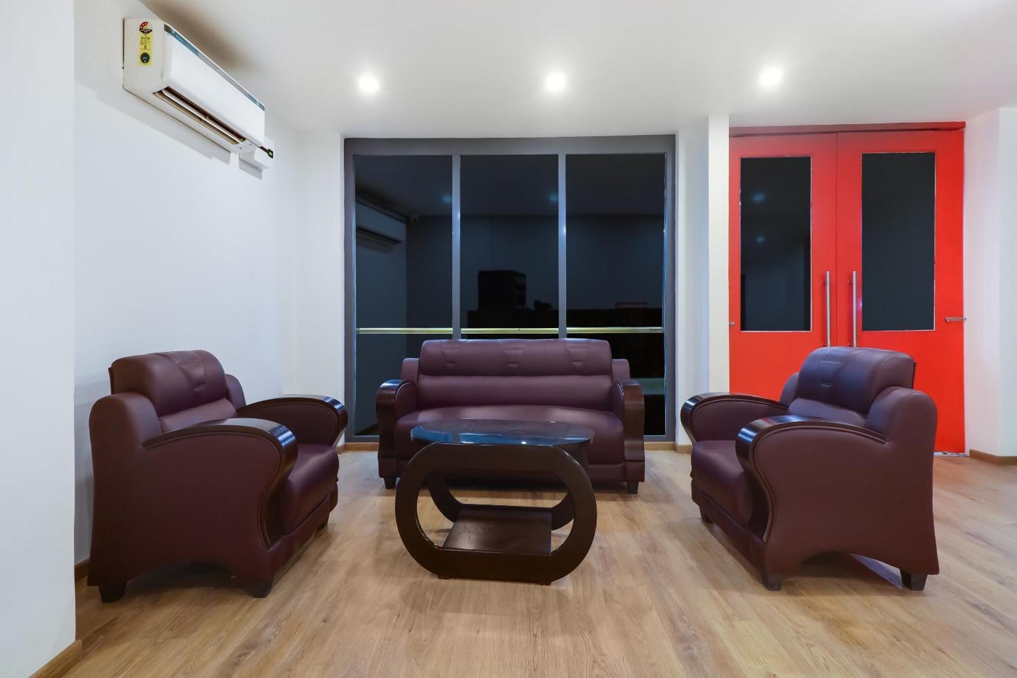 Townhouse Townhouse Clark Inn Патна Екстериор снимка